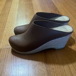 No. 6 clogs 38
